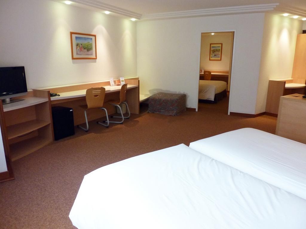 Hotel Tropical Les Escaldes エクステリア 写真