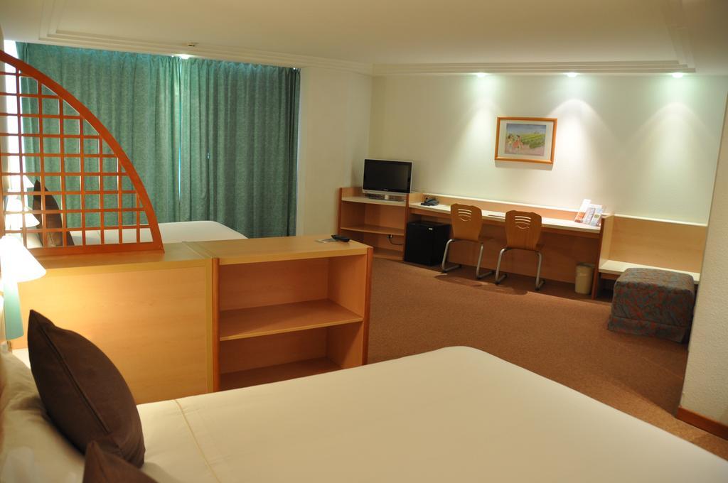 Hotel Tropical Les Escaldes エクステリア 写真